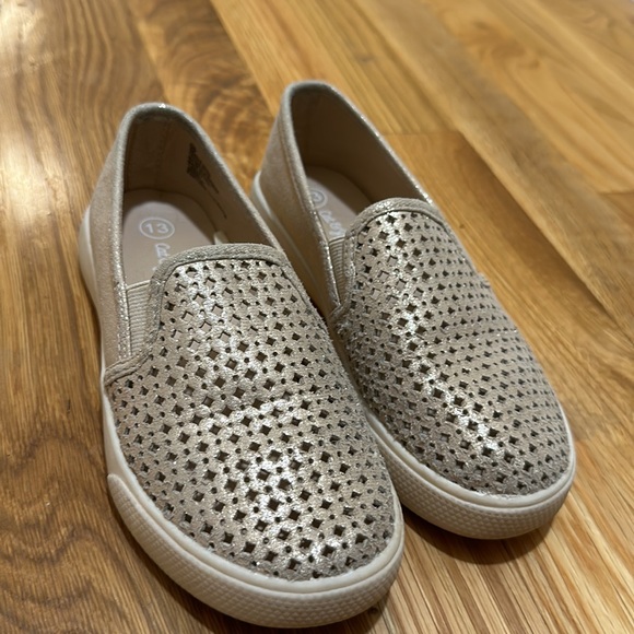 Girls Cat and Jack Gold Slip On Shoes - Picture 5 of 6
